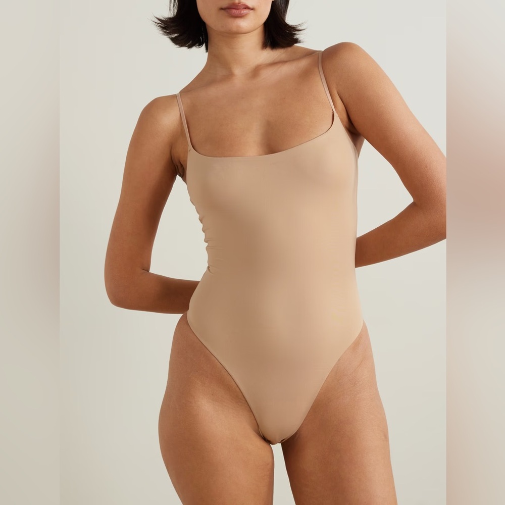SKIMS Fits Everybody Cami Thong Bodysuit - Clay